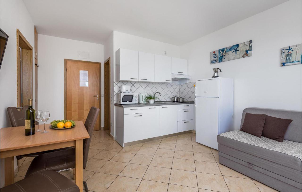 Nice Apartment In Volosko With Kitchen Bagian luar foto
